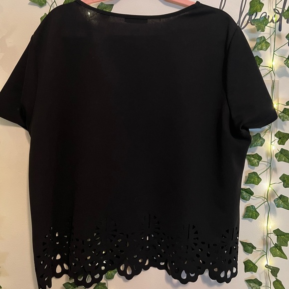 SHEIN Black Floral Cut Out Top - Picture 2 of 2